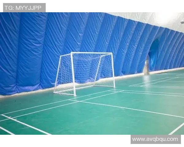 方形足球灯的独特设计与实用性探讨，点亮你的运动空间与生活乐趣